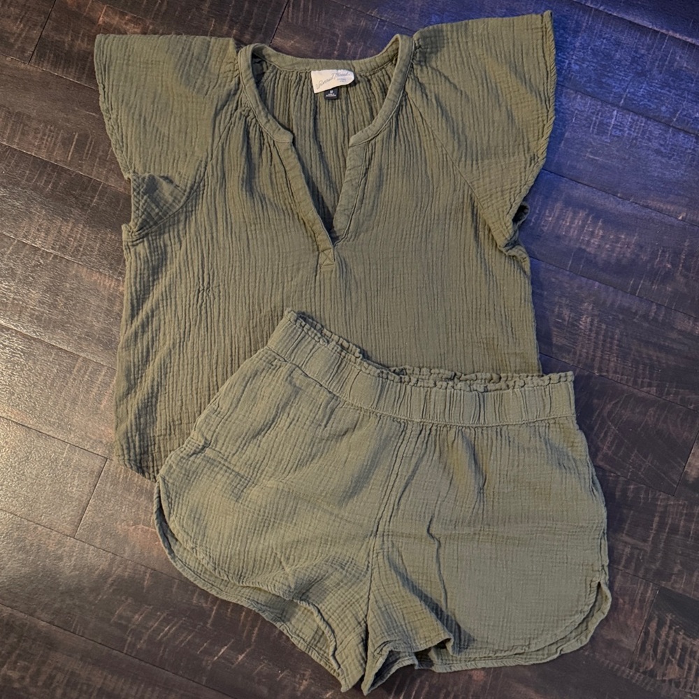 Universal Thread Olive Green Set - image 3